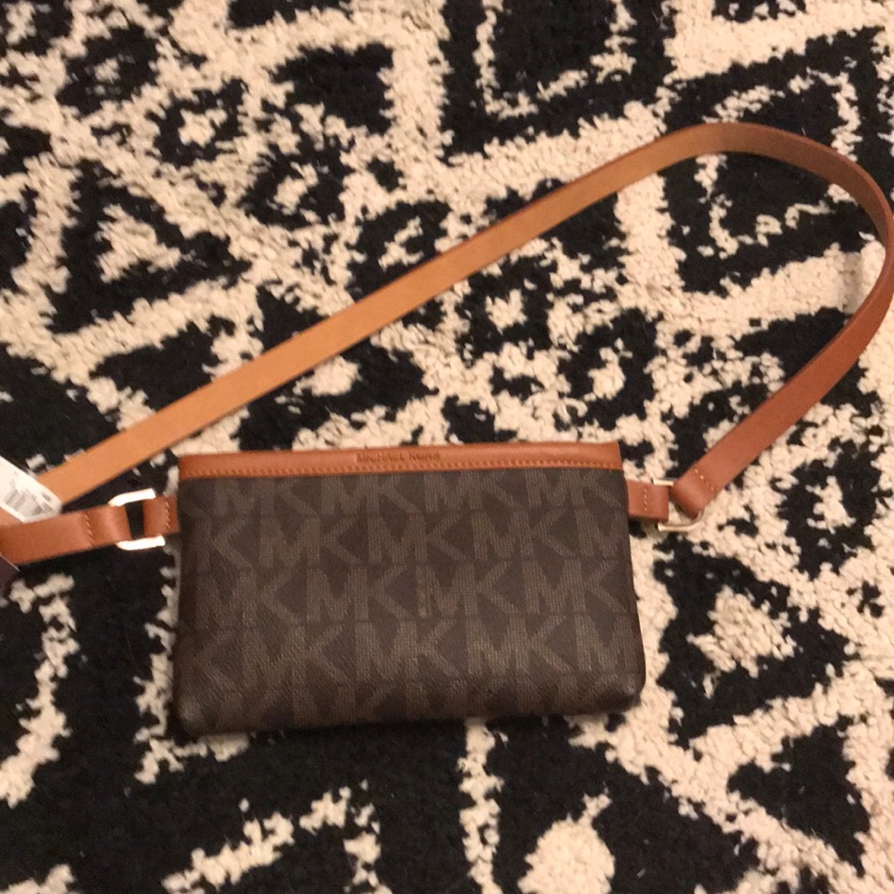 Michael Kors NEW !!!! Large size Fanny pack